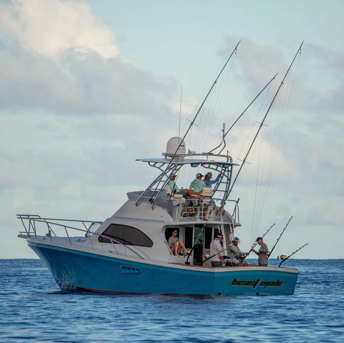 Special thanks to Captian Mike Dikil and Jason Cohen for the invitation and for putting it all together. I had so much fun and learned a lot fishing in the Kona kick off Marlin tournament. We didn&rsquo;t win but we gave it our all trying to. IGFA ru