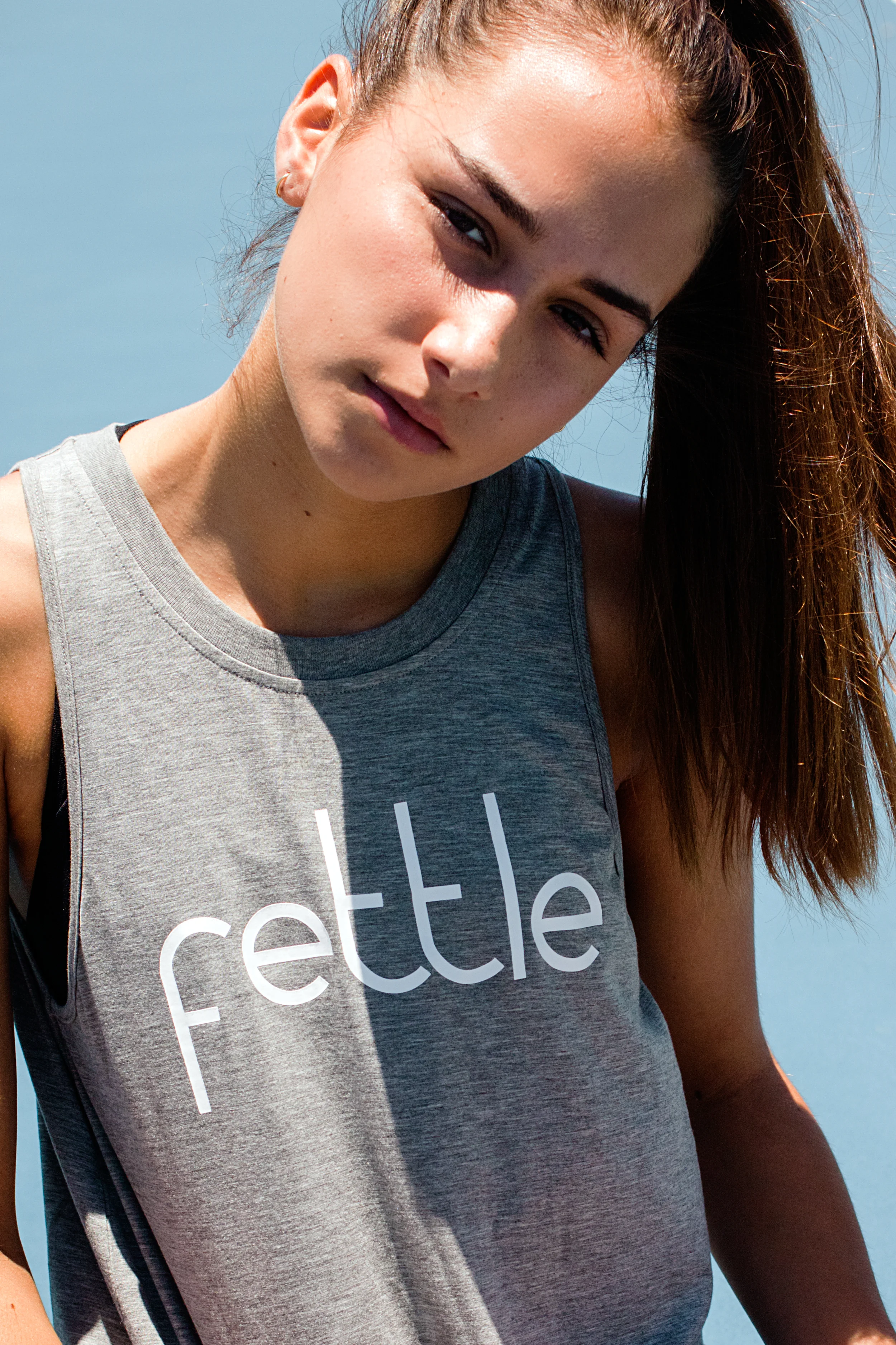 fettle-tori-running-singlet-grey-lifestyle.jpg