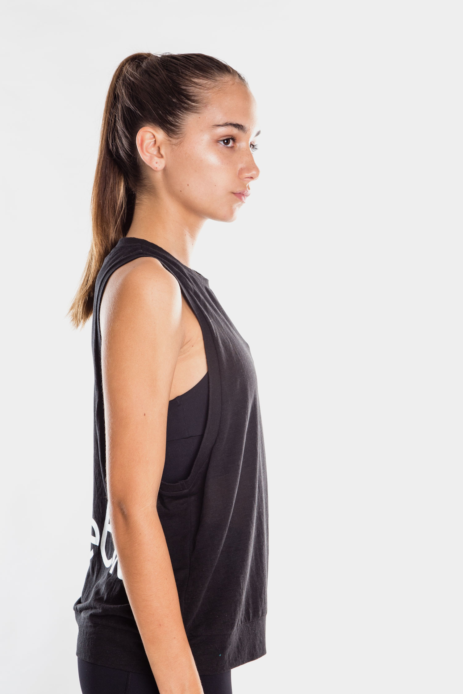 fettle-chelsea-running-singlet-black-black-side.jpg