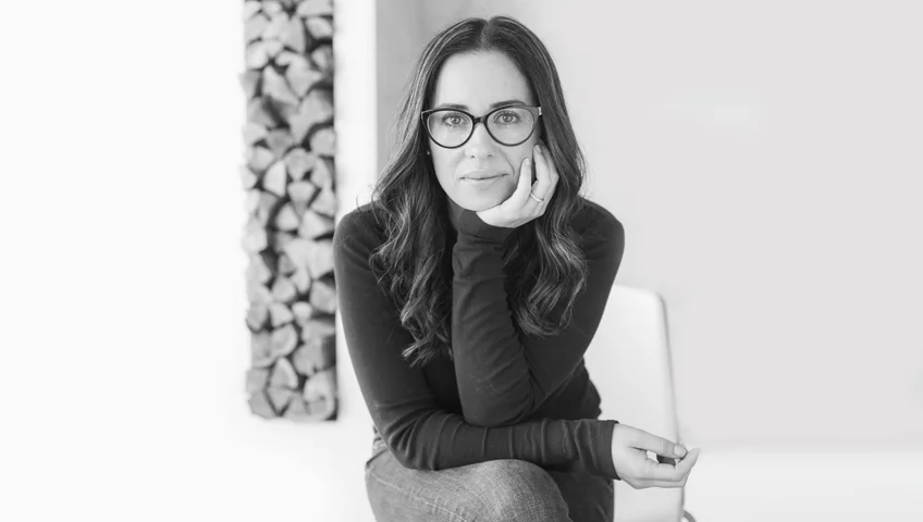 Jael Toledo, a Therapist, Motivational Speaker, Author and Writer, is on a mission to change the lives of others through her own experiences.