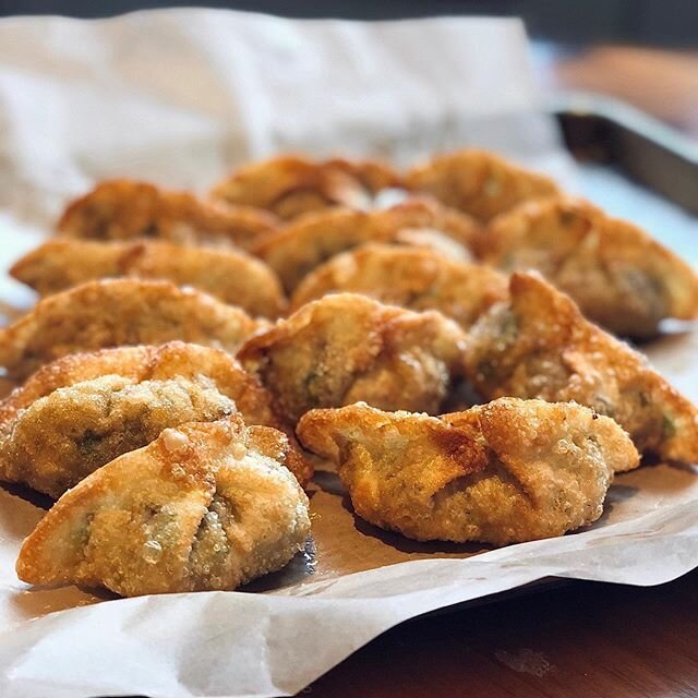 We&rsquo;re always in the mood for 🥟!Grab some today with a cocktail or a beer🍺 for a timeless snack. 
Please see link in bio for daily menu!
Pre-orders welcome at hello@haenyeobk.com