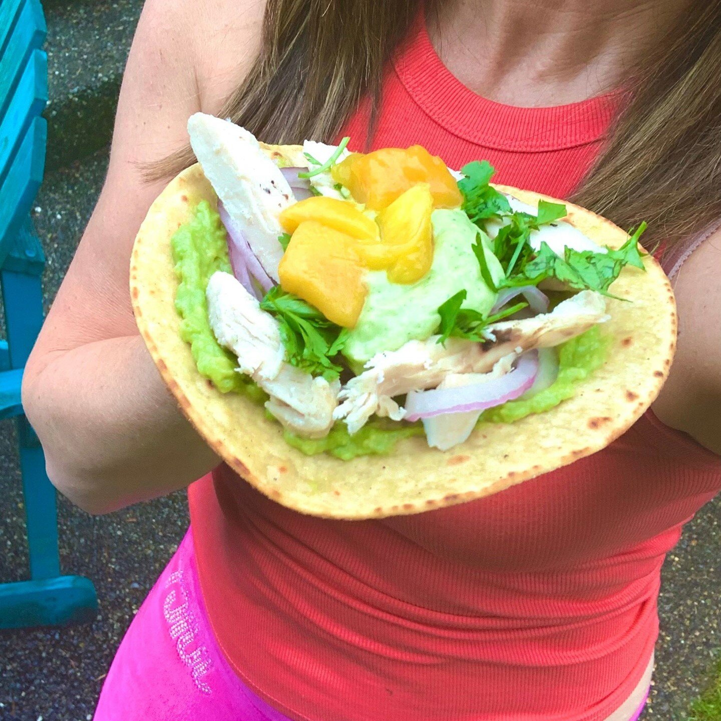 Cheers to the weekend!!⠀
⠀
Getting the celebration started early with these mango chicken tostadas. All you need to make 'em is:⠀
⠀
grilled or fried grain-free tortillas (I use @sietefoods)⠀
avocados⠀
garlic, salt + pepper⠀
shredded chicken (rotisser