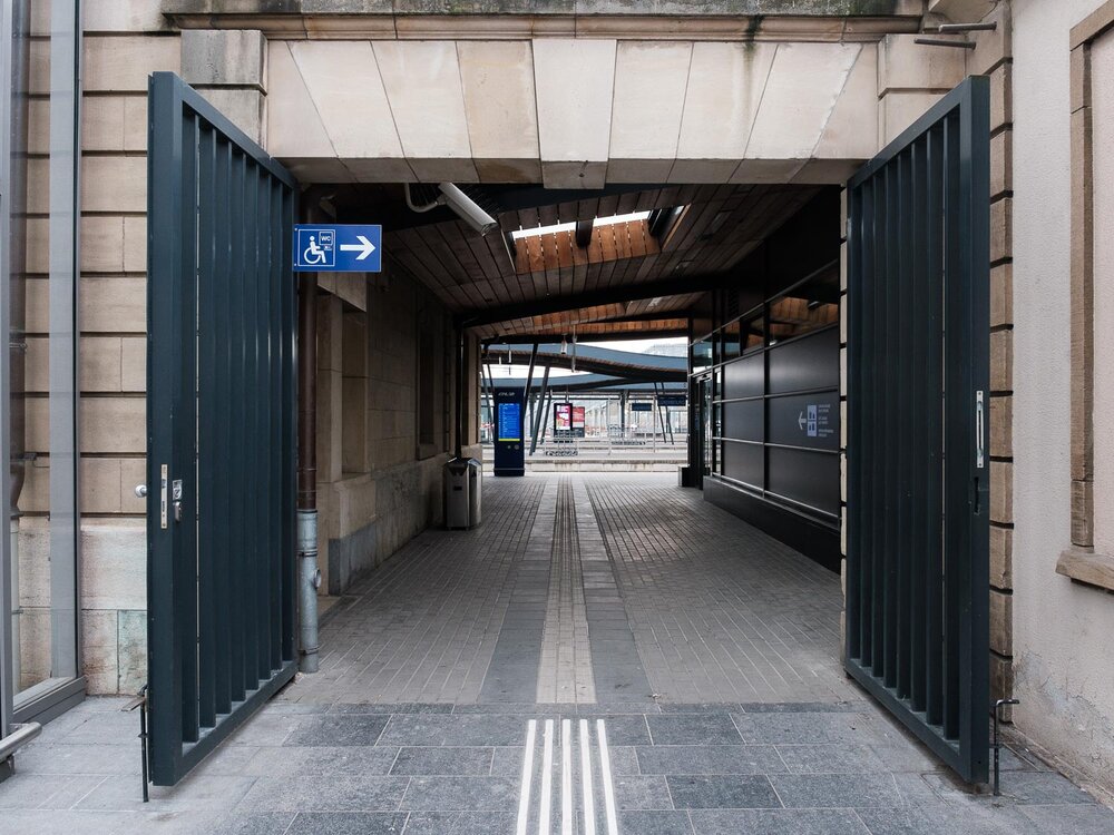 Blog - Luxembourg City under Lockdown - Quarantine in the Grand Duchy - Photographer Journal - Gare Centrale - Photography by Christophe Van Biesen - Luxembourg Street Photographer