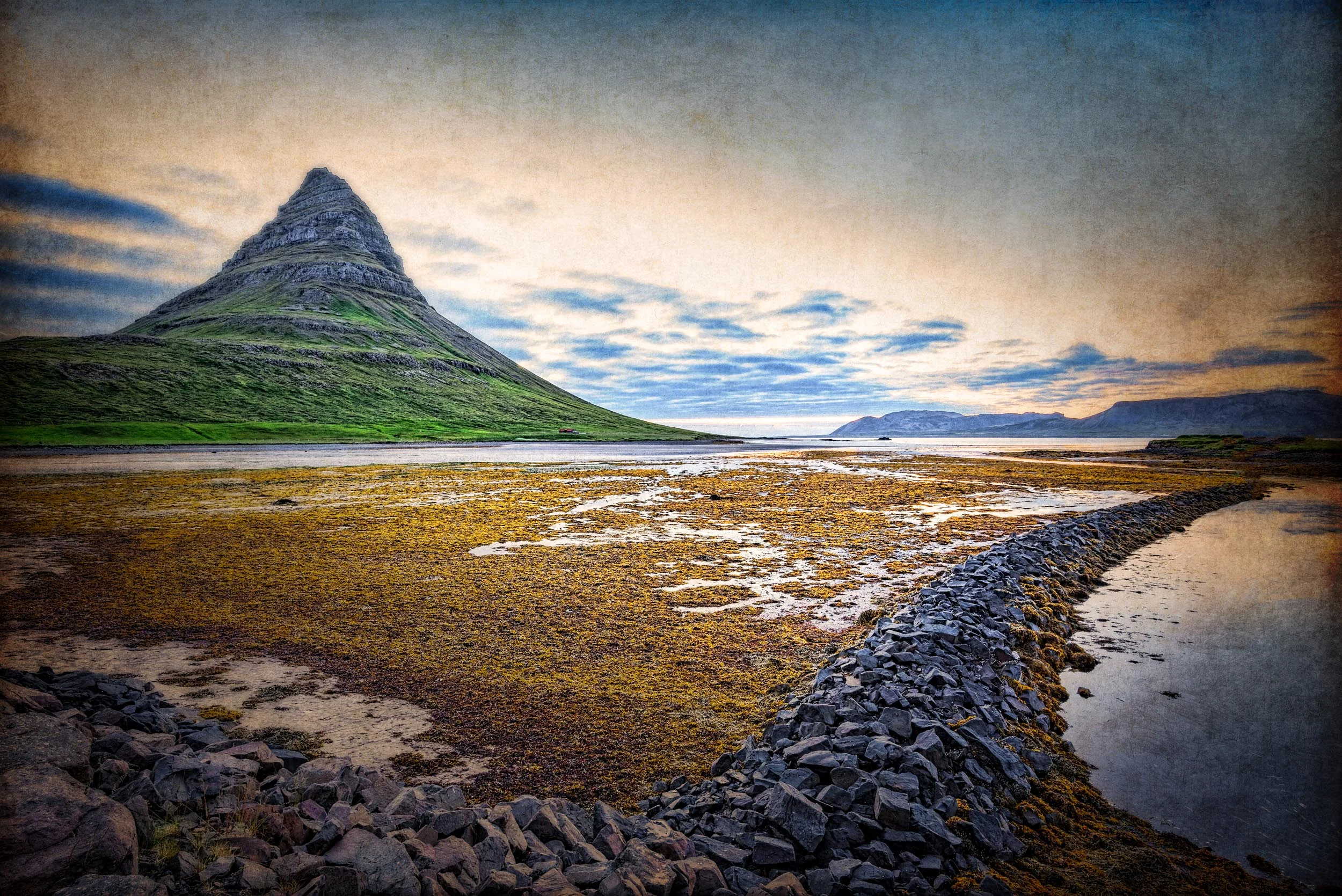 Iceland-Kirkujufell-txt18.jpg