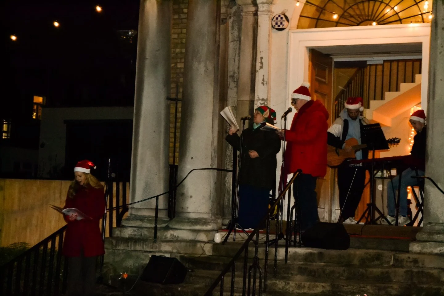 We had such an amazing time on Wednesday at Community Carols in the churchyard. As we lifted our voices there was a sense of warmth (not just from the mulled wine!). It was a great opportunity to get in the Christmas spirit and celebrate the coming o