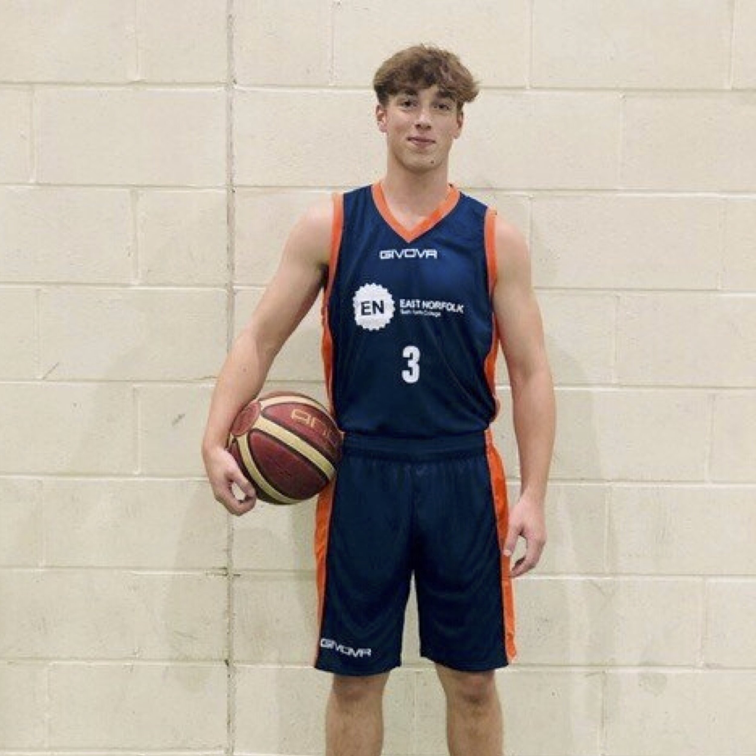 East Norfolk Sixth Form receives funding for basketball teams branded kit