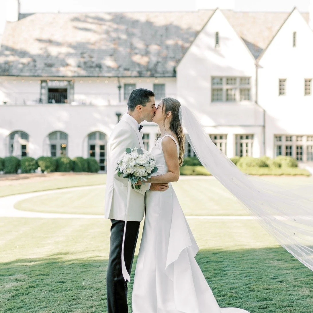Venue Highlight: Cherokee Country Club
Located in the heart of Atlanta, Cherokee Country Club is a historic gem&mdash;and we&rsquo;ve had the pleasure of planning and coordinating four incredible weddings there. The club boasts one of the largest (if