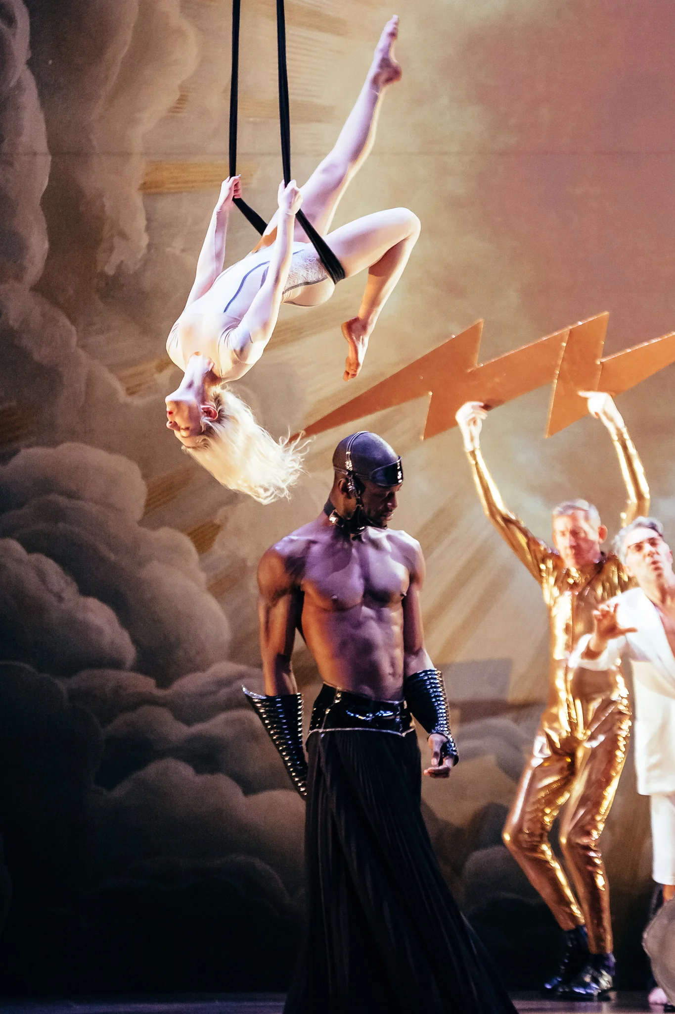 image of cie Philippe Decouflé dance photography, fotografia de escena, fotografo de danza, dance photographer, stage photography