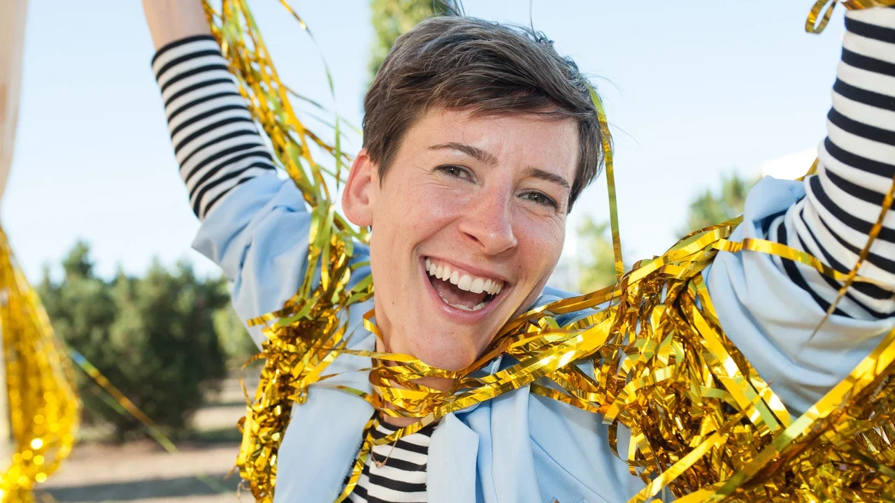 Ein Schönheitssalon der Verbindung schafft - Frauke Frech bei FluxFM. 10 / 2024