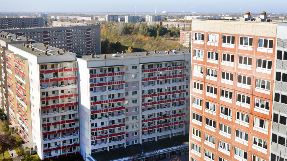 50 Jahre Leipzig-Grünau – Alltag heute in der DDR-Plattenbausiedlung - Das Wochenendjournal bei Deutschlandfunk. 09/2026