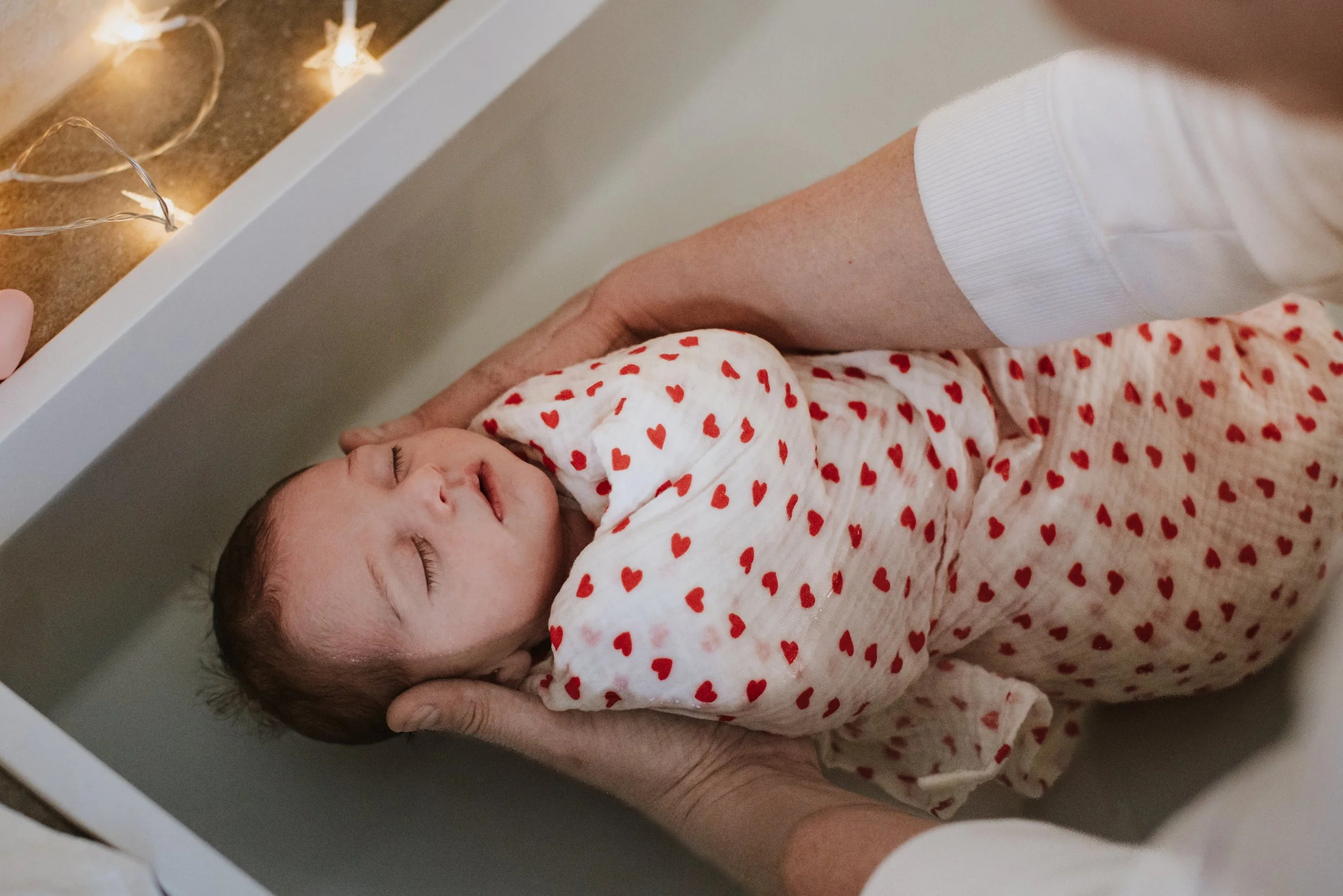 Paris Neuilly Photographe Thérapeutique bain BéBé Helene Djebiri