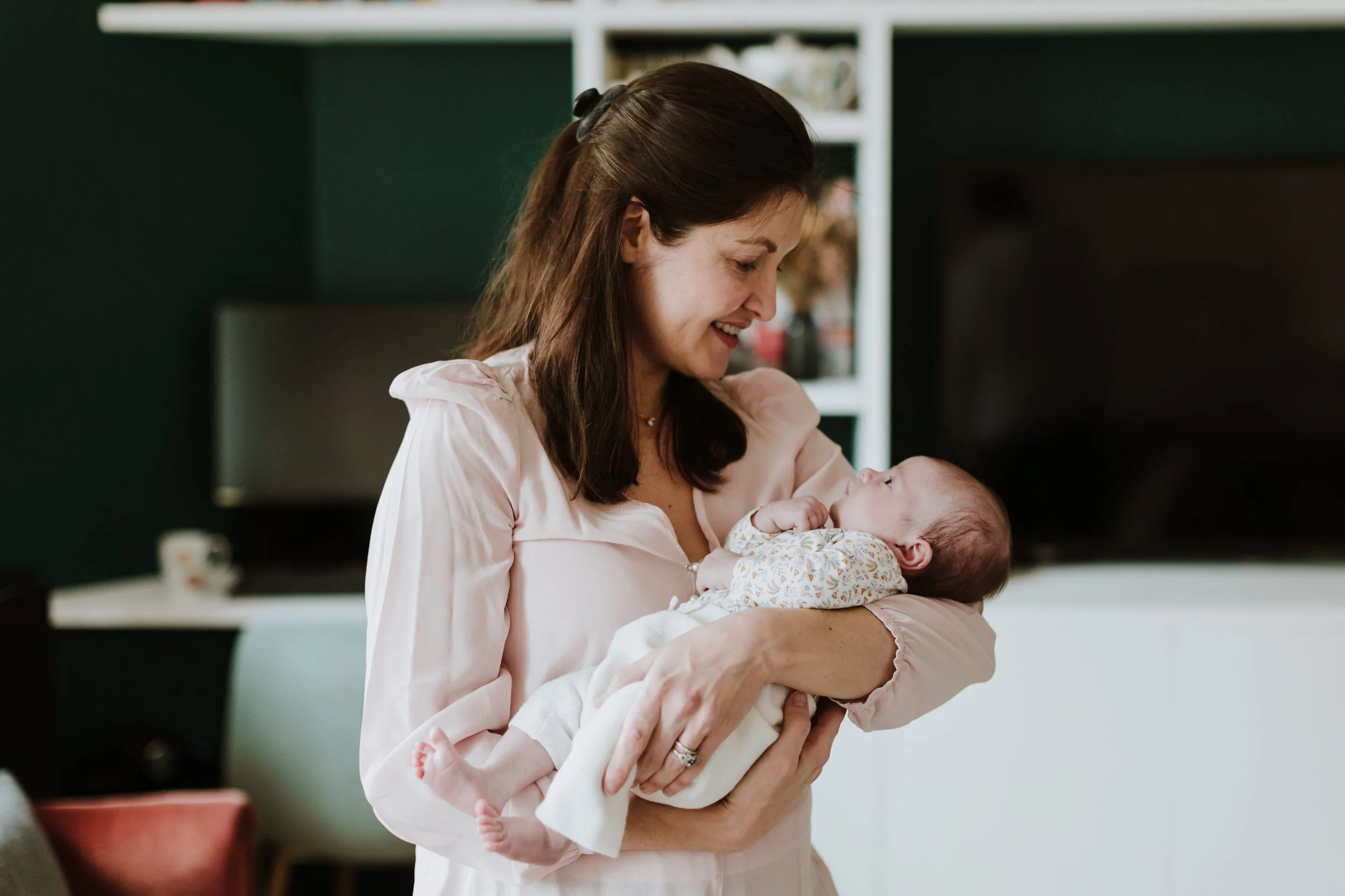 Courbevoie Photographe grossesse nouveau-ne naissance avec Helene Djebiri