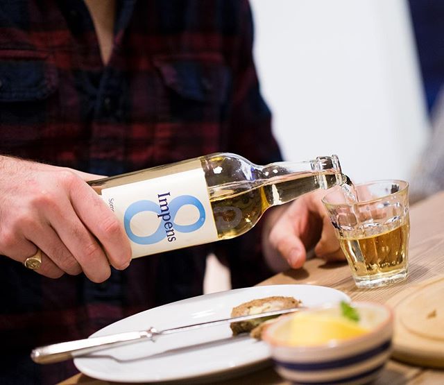 Perfect way to spend the afternoon in front of the Six Nations 🏈
.
.
.
#impens8cider #familycider #somerset #cider #happyweekend