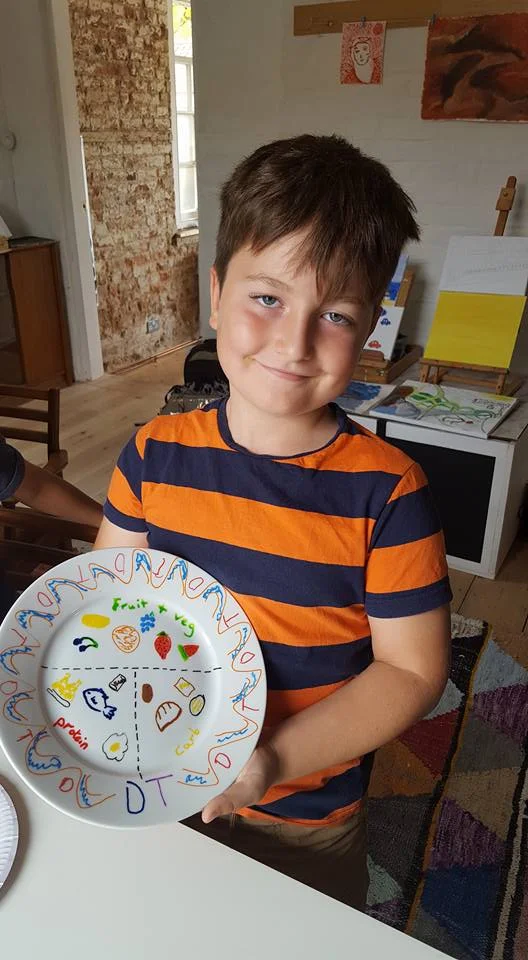Plate decorating at The Healthy Families Programme.