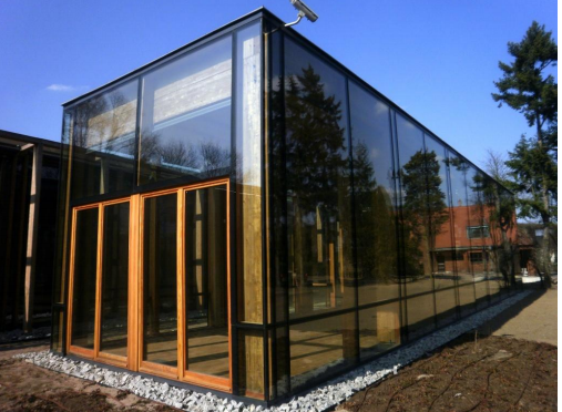 Curtain Wall Glazing For modern projects with the requirements for large, uninterrupted views, curtain wall glazing can be a great fit. Contact us for information on materials and availability.