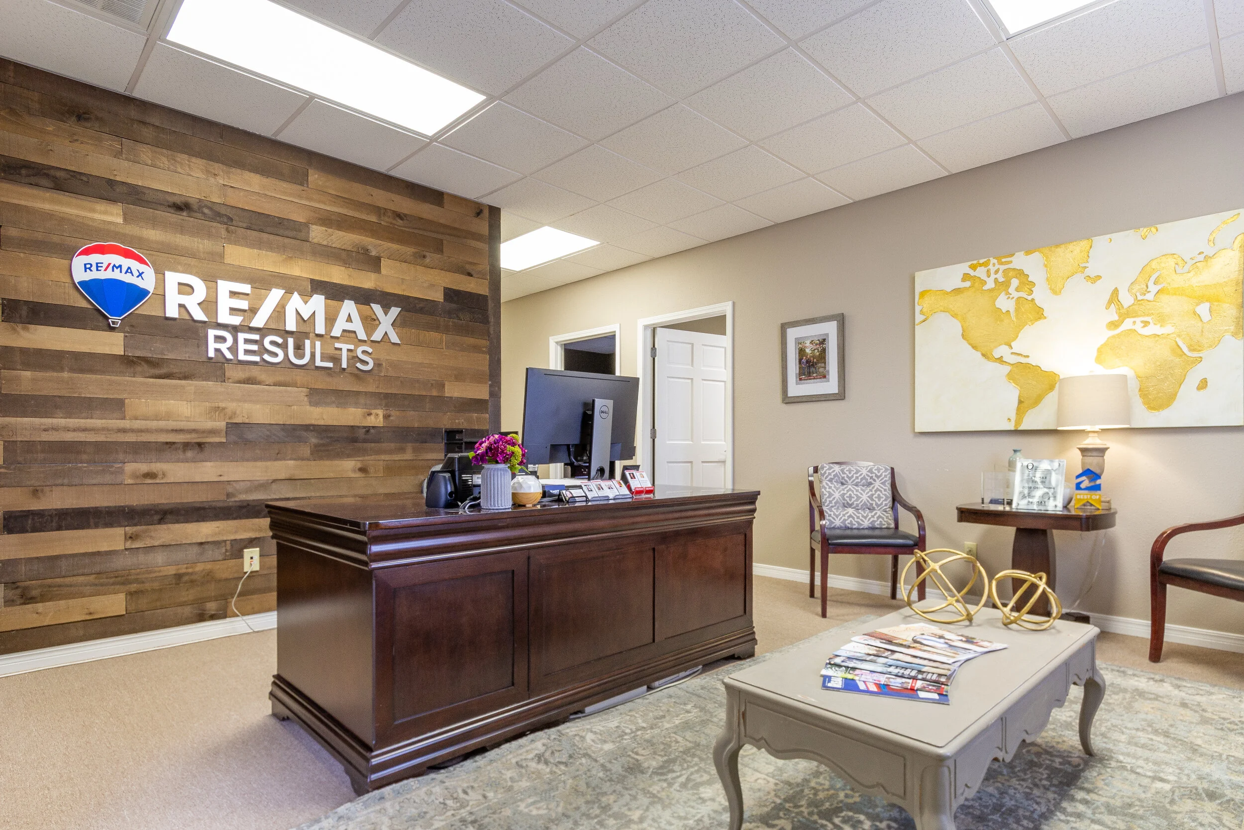 Re Max Office Design