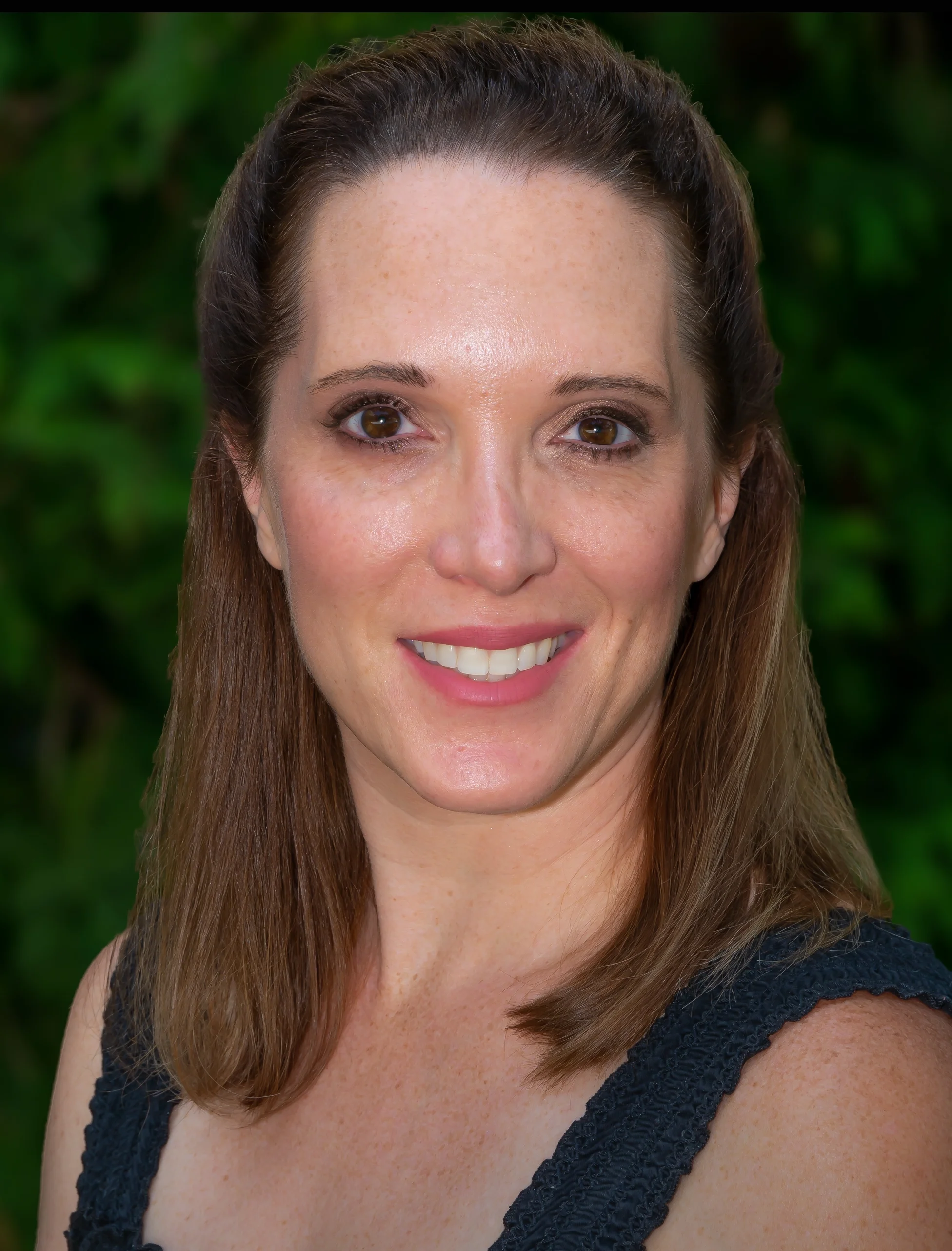Alicia Kahn (Birdie Hubbard) is delighted to be making her Citadel debut with her return to the stage after the birth of her twins. She has worked in New York, Boston, Boise, and Cleveland with a variety of companies including La Mama, Etc, the Cleveland Playhouse, Great Lakes Theater Festival, Cleveland Shakespeare Festival, and Idaho Shakespeare Festival. Some favorite roles have included Mary Warren in The Crucible , Raina in Arms and the Man , Billie in Born Yesterday , Agnes in Agnes of God , Helena in A Midsummer Night’s Dream , Beatrice in Much Ado About Nothing , Elizabeth in Pride & Prejudice , Jane in Jane Eyre , Tracy in The Philadelphia Story , Anna in Anna Karenina , Wendy in Peter Pan , and Roz in Moon Over Buffalo . With love and great appreciation for her husband and three children.