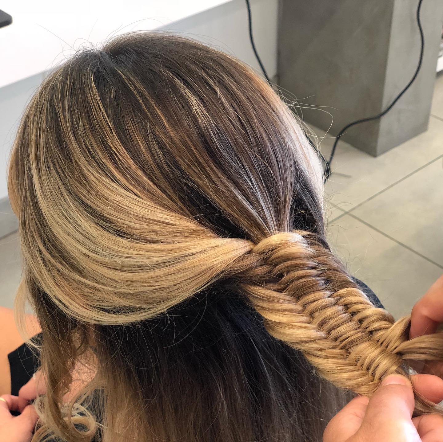 Updo & Braid Le Salon Paris .jpg