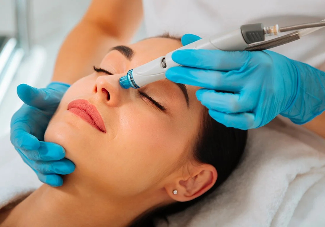Hydrafacial-le-soin-nettoyant-et-hydratant-qui-donne-une-peau-de-bebe.jpg