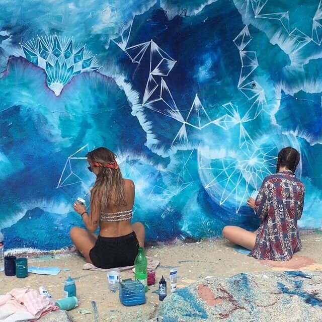 We painted a mural today 🎨 if you&rsquo;re in Bcn go and check it out 🙌🏼 it&rsquo;s at forum beach 🏝 thanks @hazelwatson_studio for letting me be a little bossy and thank God for @lisagill87 because she snapped some of these gems because my phone