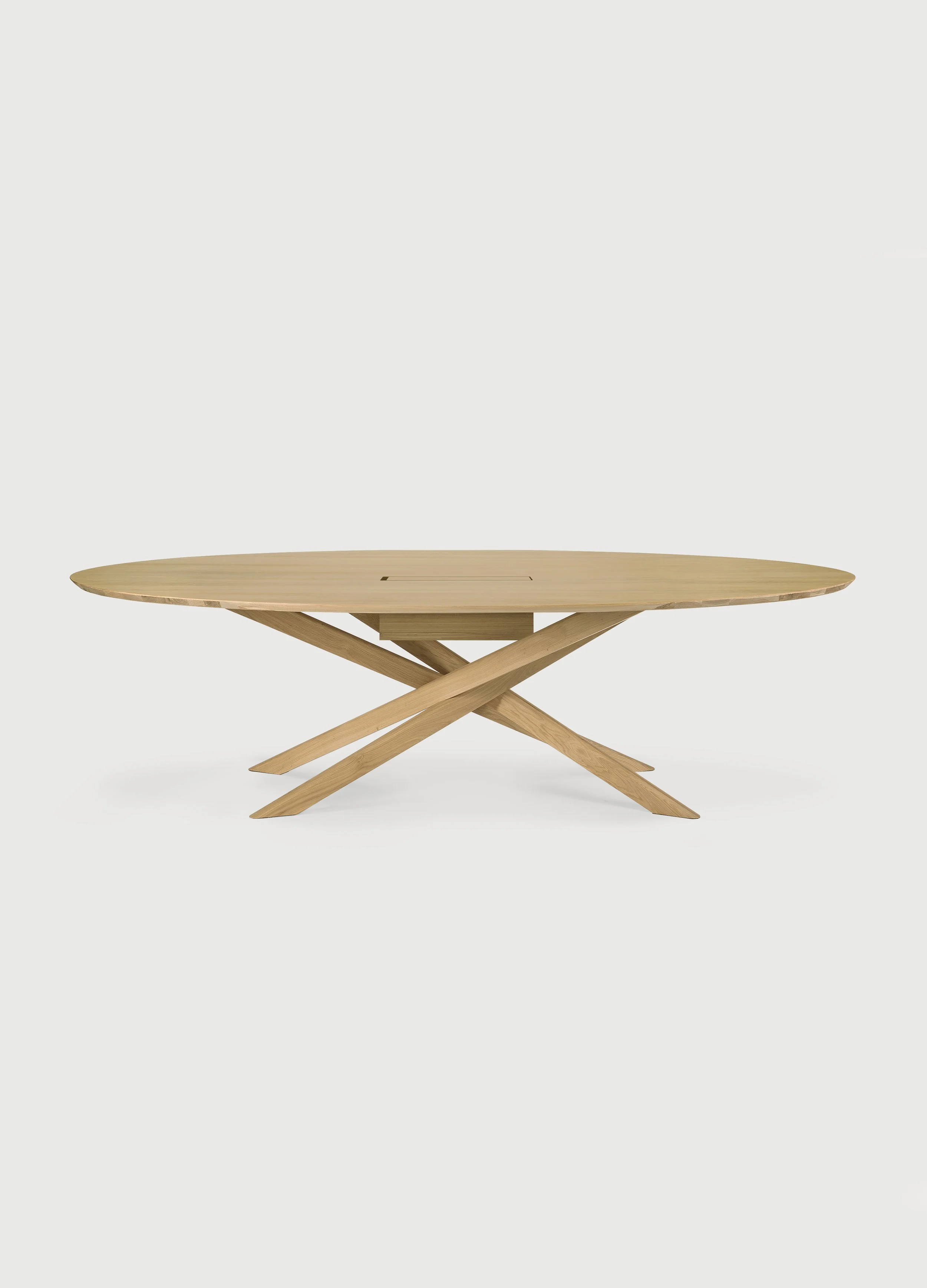 50546_Oak_Mikado_meeting_table_front_HQ.jpg