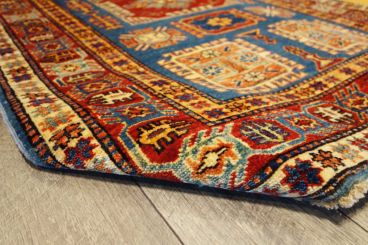 Kazak81.0405_Corner.jpg