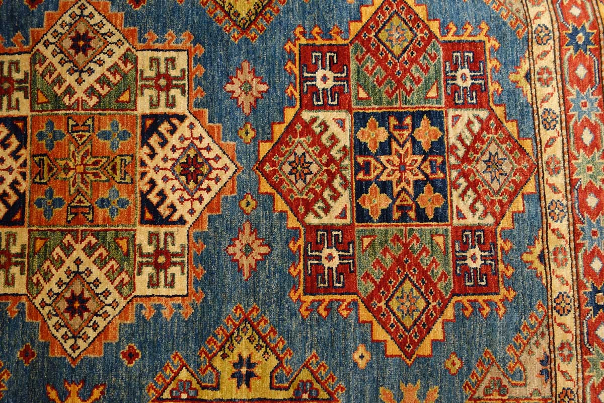 Kazak_81.1057_close.jpg