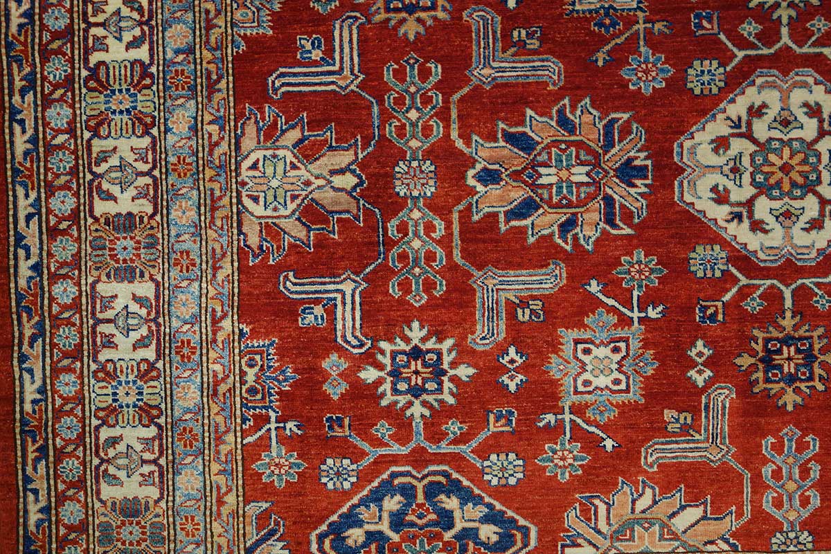 Kazak_00.1562_Close.jpg