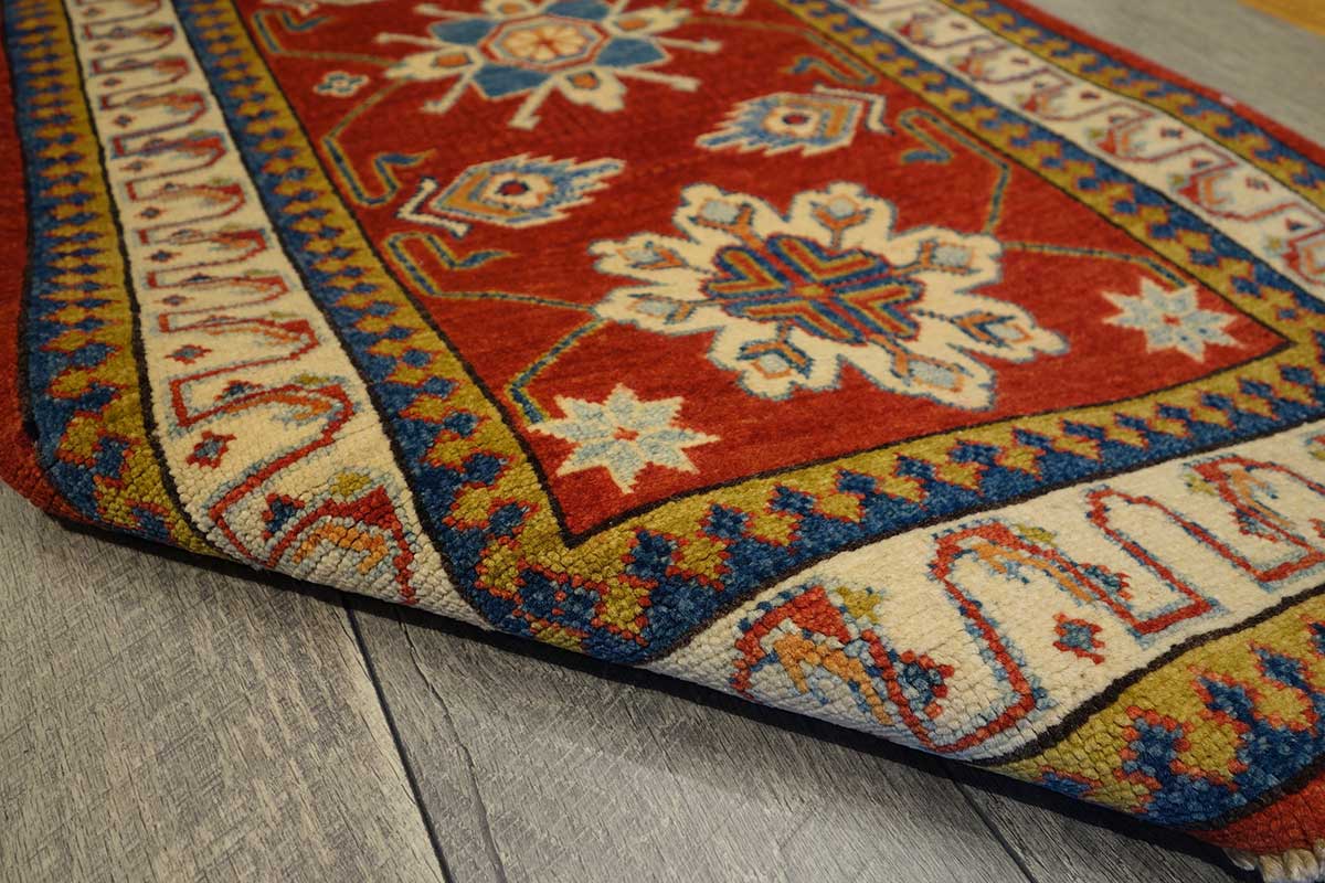 Kazak_00.1220_corner.jpg