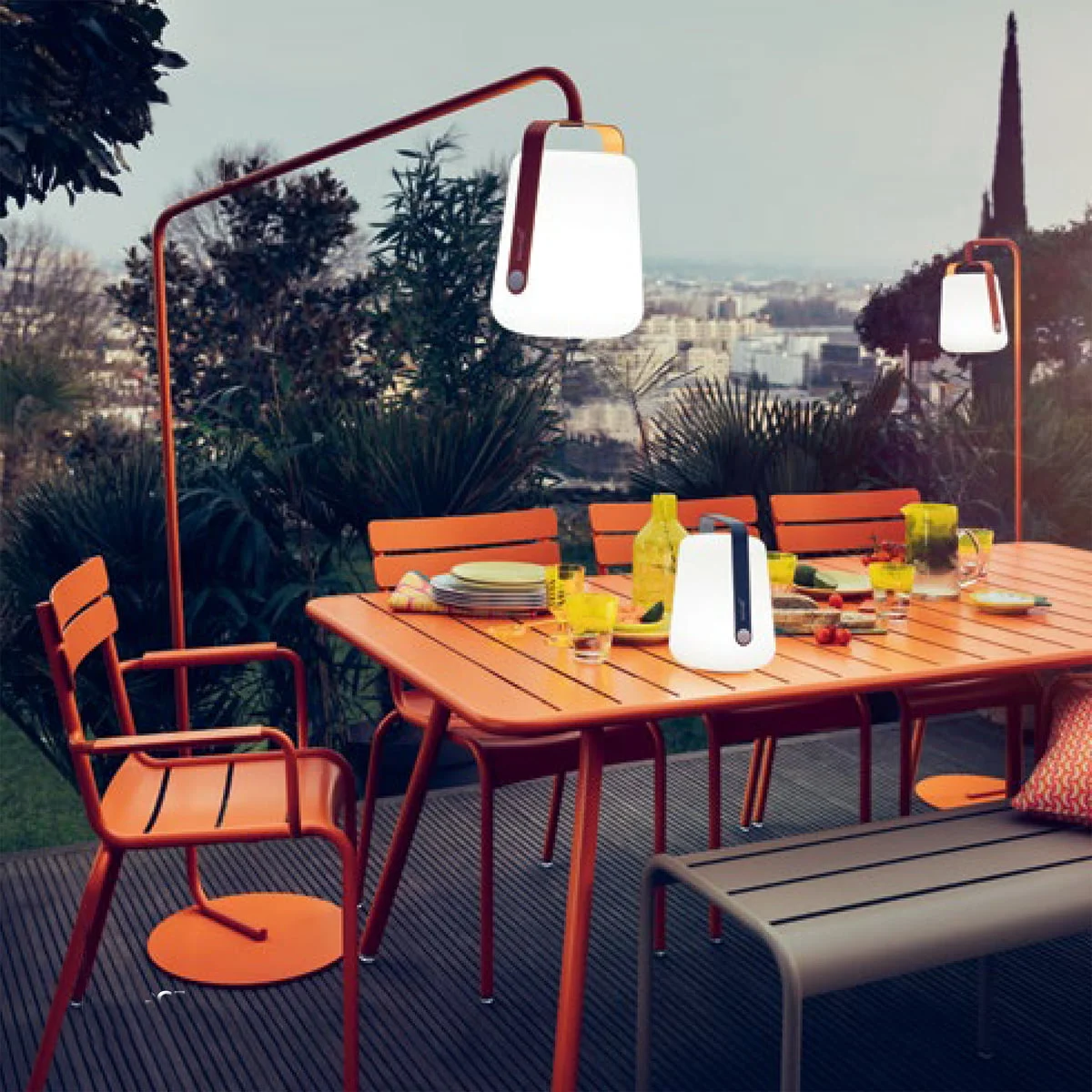 Fermob-Balad-Akku-LED-Leuchte-Luxembourg-Serie-Ambiente.jpg