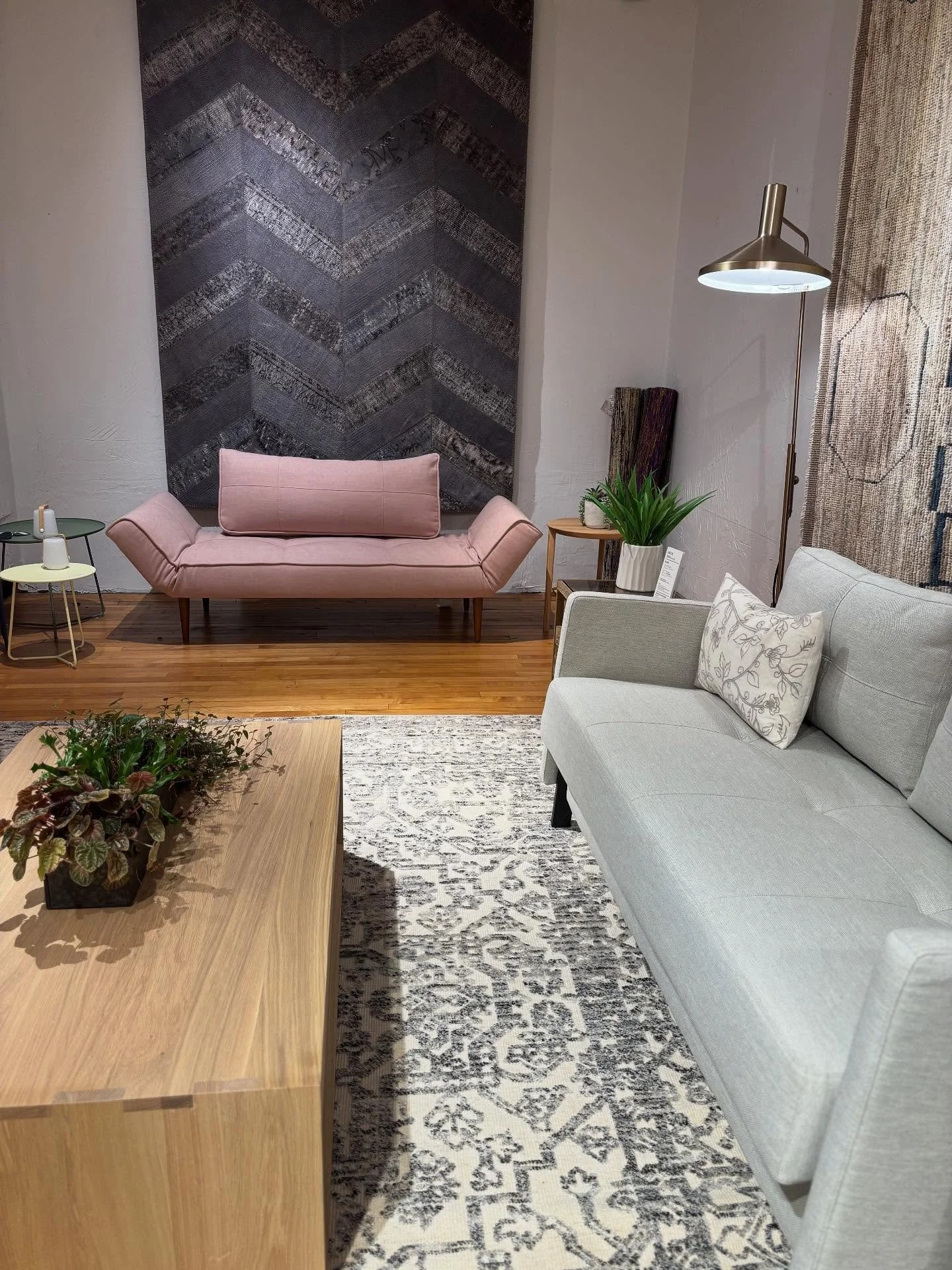 2-seater sofa daybed shown in blush is available in 4 colors. With individual reclining wings in each side, the Zeal transform into a daybed. Or recline one end and you have a lounger perfect for movie night or a reading den. With dark Styletto legs 