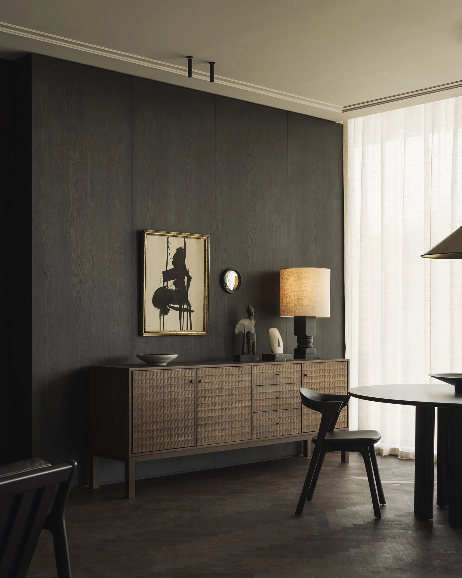 15347_Sono_sideboard_Light-Brown_51491_Bok_dining_chair_Black_35022_Roller_Max_dining_table__WEB.jpg