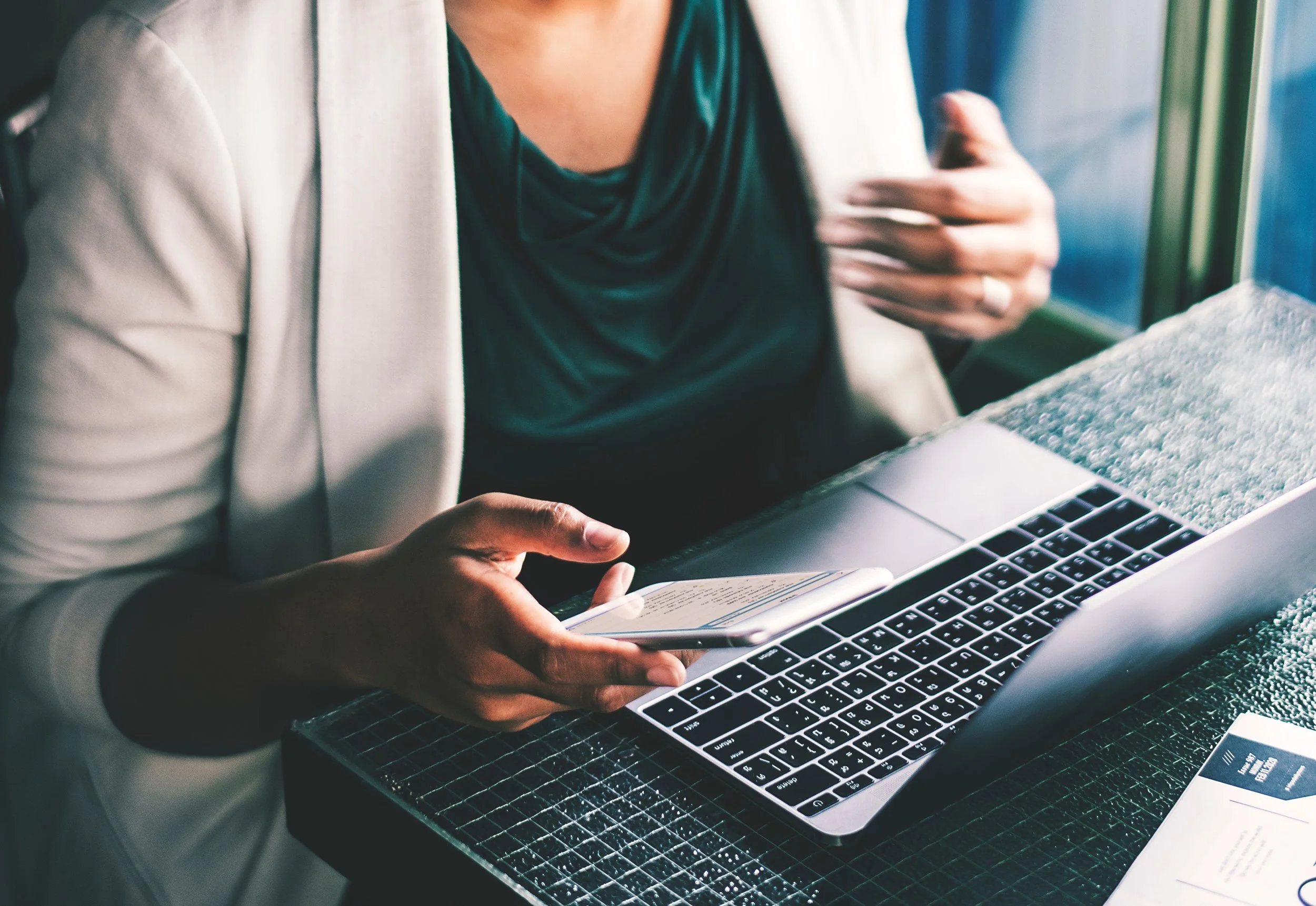 how-to-manage-multitasking-at-work.jpg