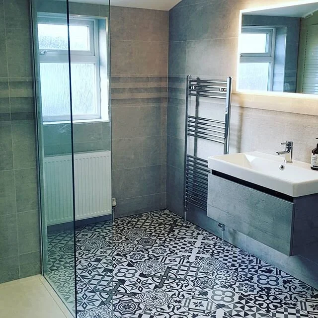 A pleasure to do this nice little bathroom remodel for Paul and Heather. 
Bath and shower replaced with large walk in shower, floating vanity unit and concealed cistern toilet. Back to brick on the whole room and dry lined ready for tiling.

#bathroo