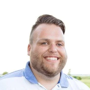 Donny Headshot.jpg