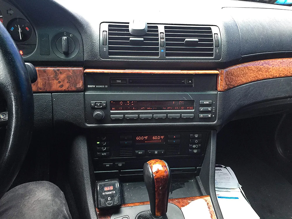 BMW-530i-2003-before-stereo.jpg