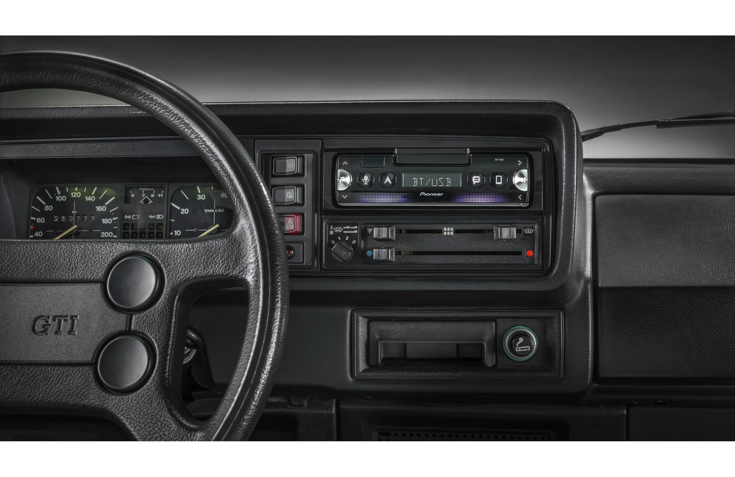 Pioneer-SPH-10BT-02.jpg