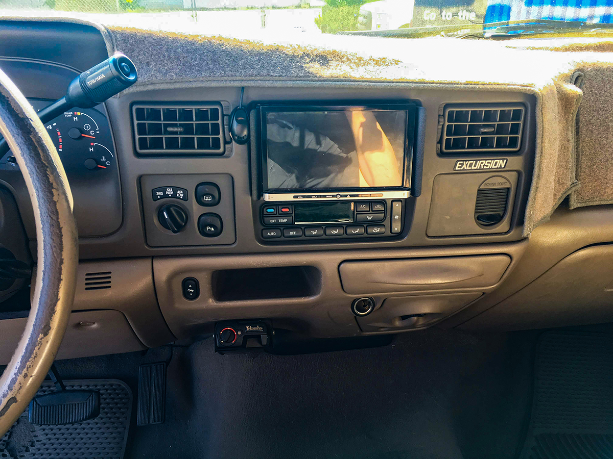2004 Ford Excursion Before.jpg