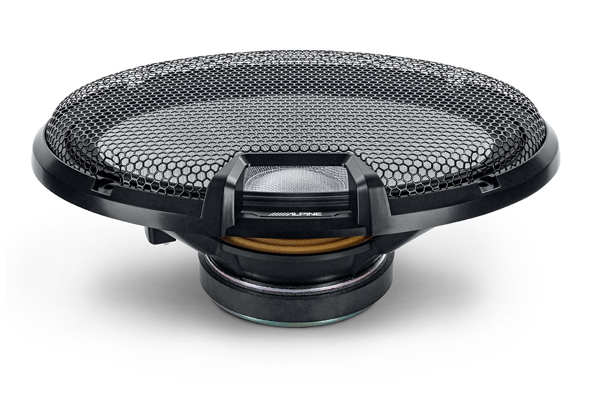 R2-S69C_Front Woofer Angle w:Grille_5000x3333px.jpg