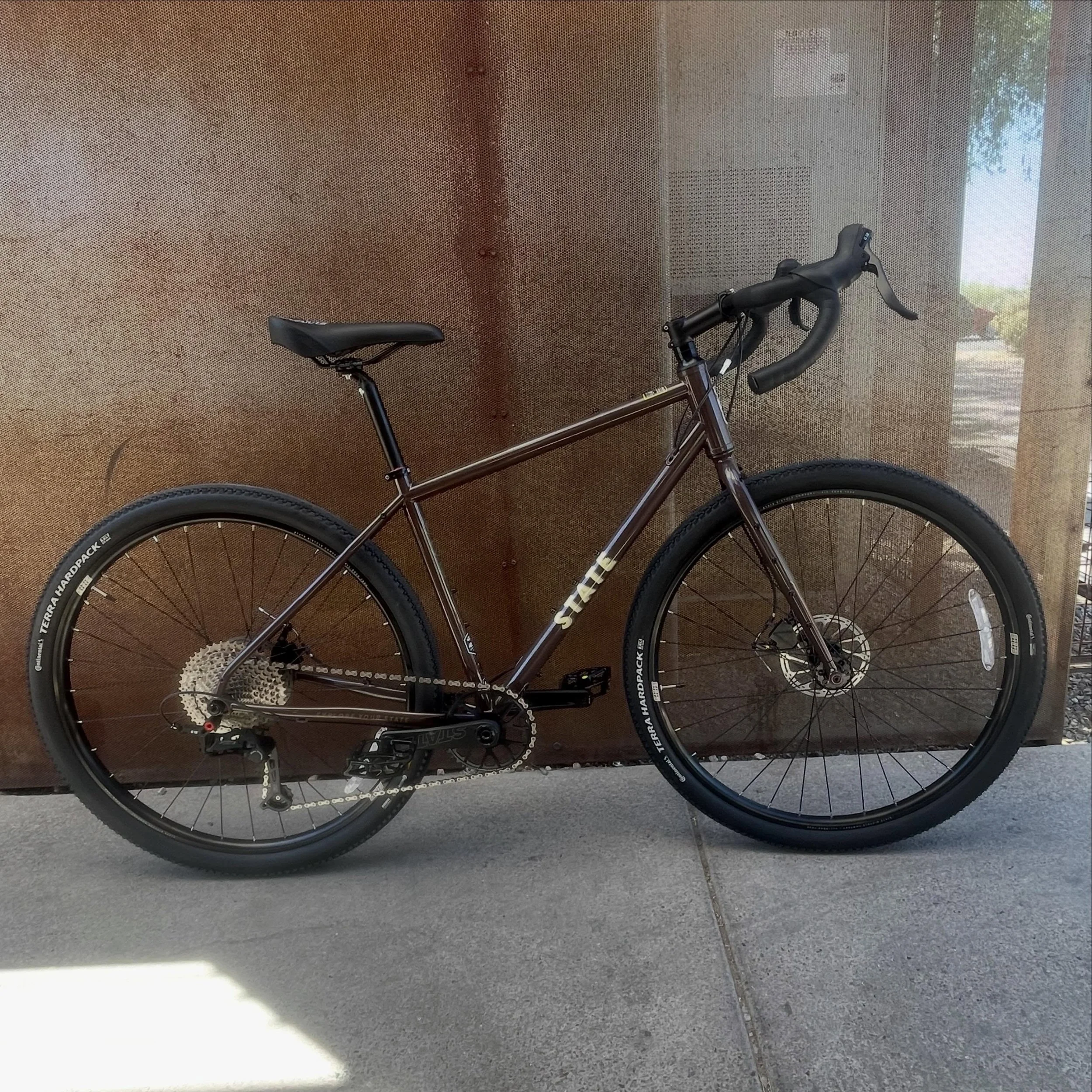 Hot drop! New colors for the @statebicycleco 4130! Alpine Bloom &amp; root beer! 12 speed! Dropper post compatible! UDH! 

For only $1000!!!!! 

Come take one for a spin and check out the new new!