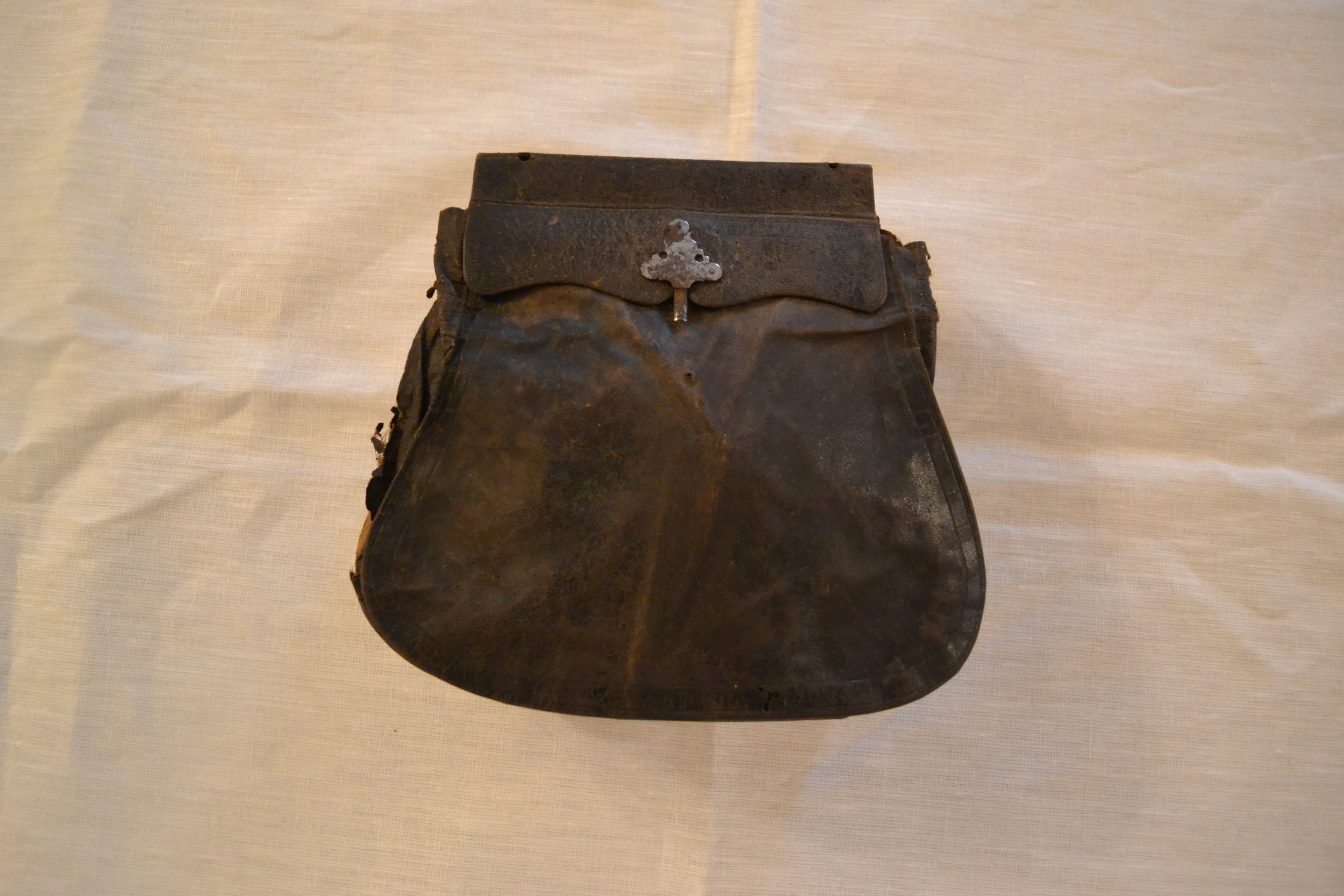 colonial travel purse.JPG