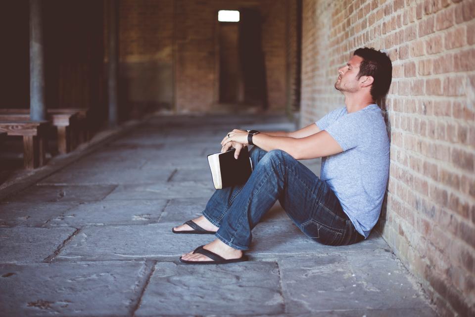 dude-praying.jpg