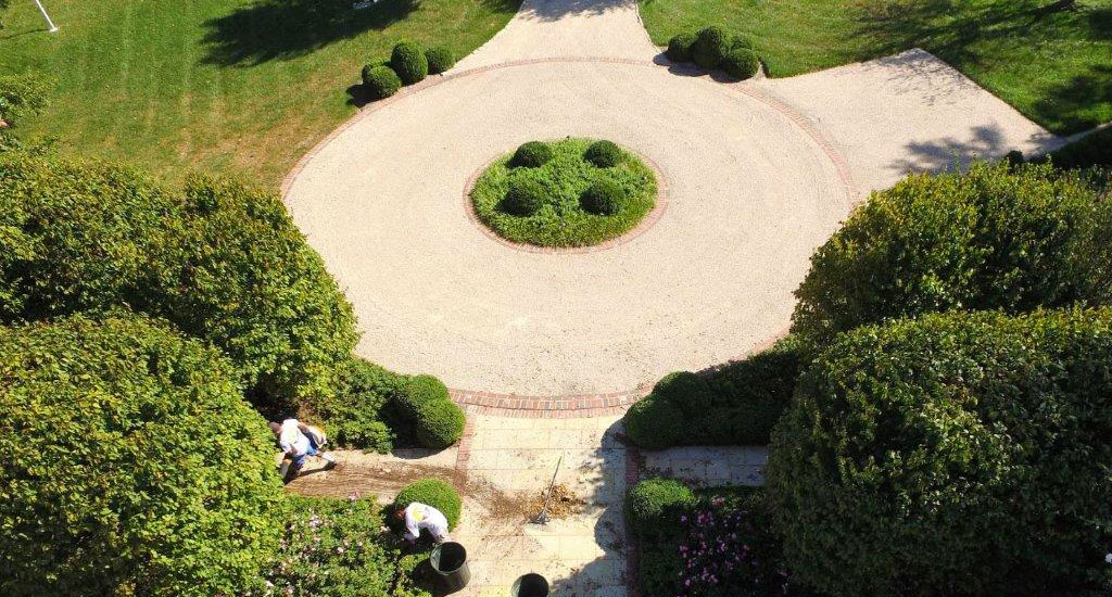 estate-landscape-maintenance-on-a-formal-garden-in-easton-md-edit.jpg