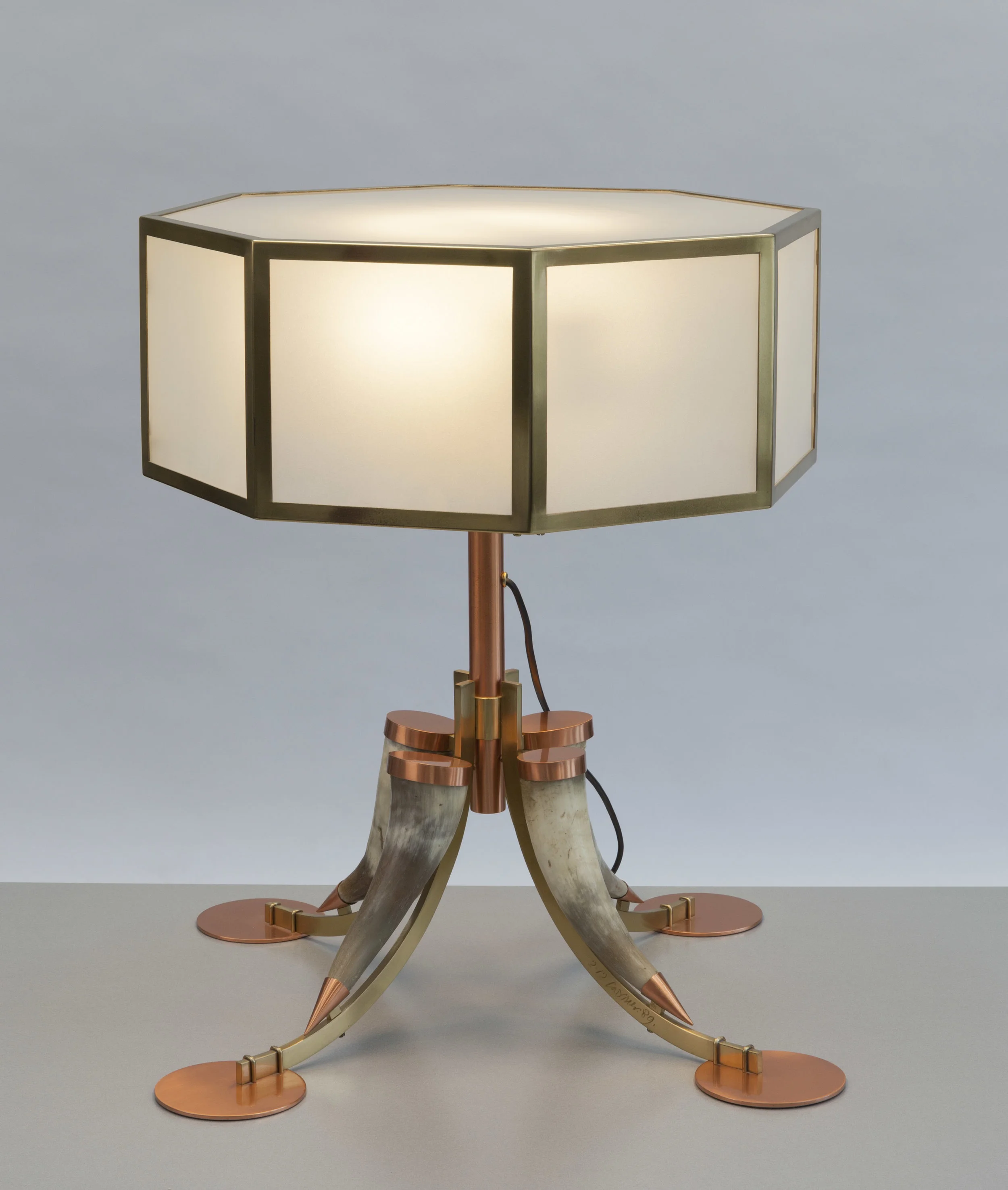 K89467_001.jpg