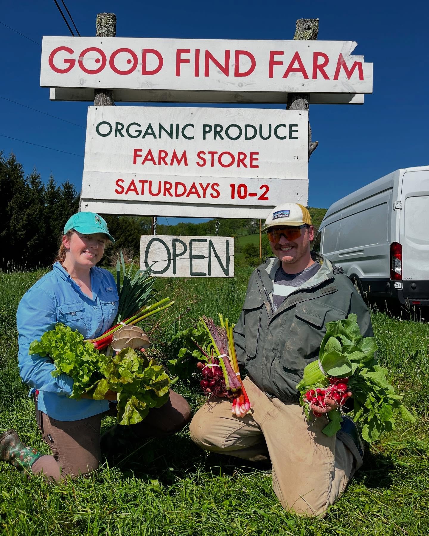 Alright folks! Our local markets start this weekend 🥬🫜🍄&zwj;🟫

The farm store officially opens tomorrow, May 17! The farm will be open from 10-2 every Saturday through Thanksgiving this year. 

You can also find us @roscoe_farmers_market on Sunda