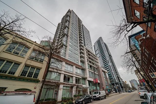 🔥BRAND NEW LISTING
.
.

Highly sought after 1 bedroom at The Raffles on Robson!
.
. 📍Open house this weekend Sat Mar 7th 3-5pm and Sun Mar 8th from 1:30-4:30pm📍
.
.
.
1501-821 Cambie St.  Vancouver
Bed: 1 + den
Bath: 1
Sq ft: 598
Parking: 1

Liste