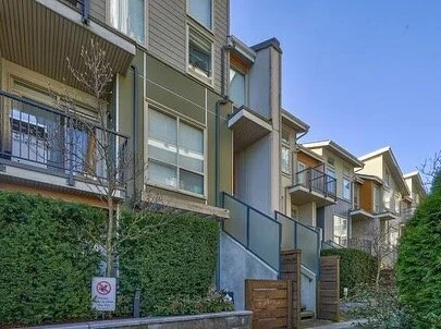 🔥Brand New Listing🔥

Modern 3 bed townhome with Geothermal heating and A/C! .
.
30-10133 River Drive Richmond
Bed: 3
Bath:2
Sq ft: 1099
List Price: $680,000 .
. 📍 Open house Mar 14&amp;15 from 2-4pm📍
.
.
Welcome to the best value home at Parc Riv