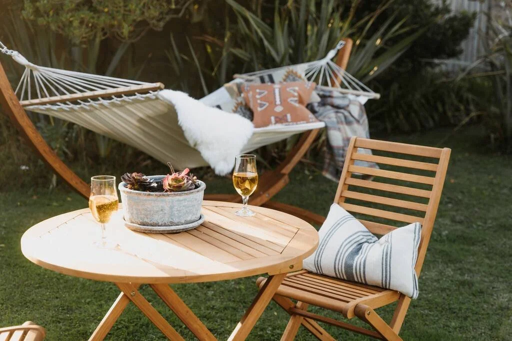 outdoor-dining_1024_wide.jpg