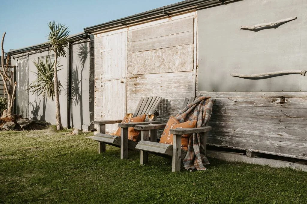 outdoor-chairs_1024_wide.jpg