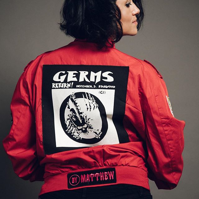 Artist and designer @matthewweinberg makes unique, vintage, custom jackets that are now available at his #MeW4U Pop-Up Shop. Located at 729 Montana Ave. Santa Monica, CA 90402
.
.
.
.
#mewbymatthew #membersonly #vintagejackets #fashion #clothing #roc